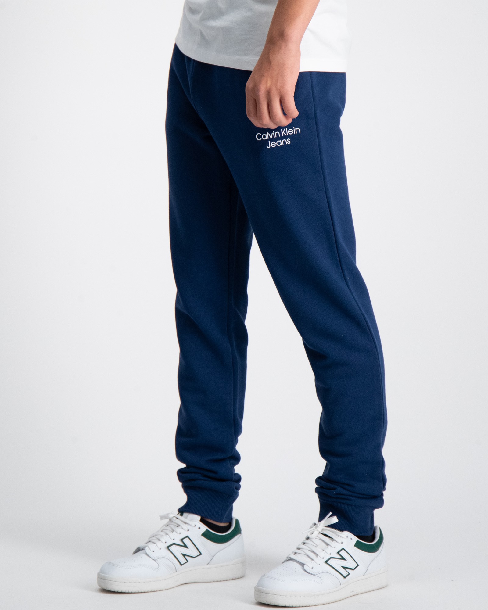 Calvin Klein CKJ STACK LOGO SWEATPANTS Blå för Kille | Kids Brand Store