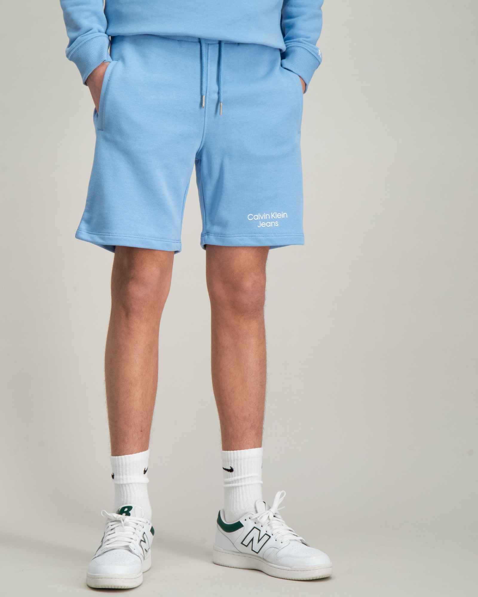 Calvin Klein CKJ STACK LOGO JOGGER SHORTS Blå til Gutt | Kids Brand Store