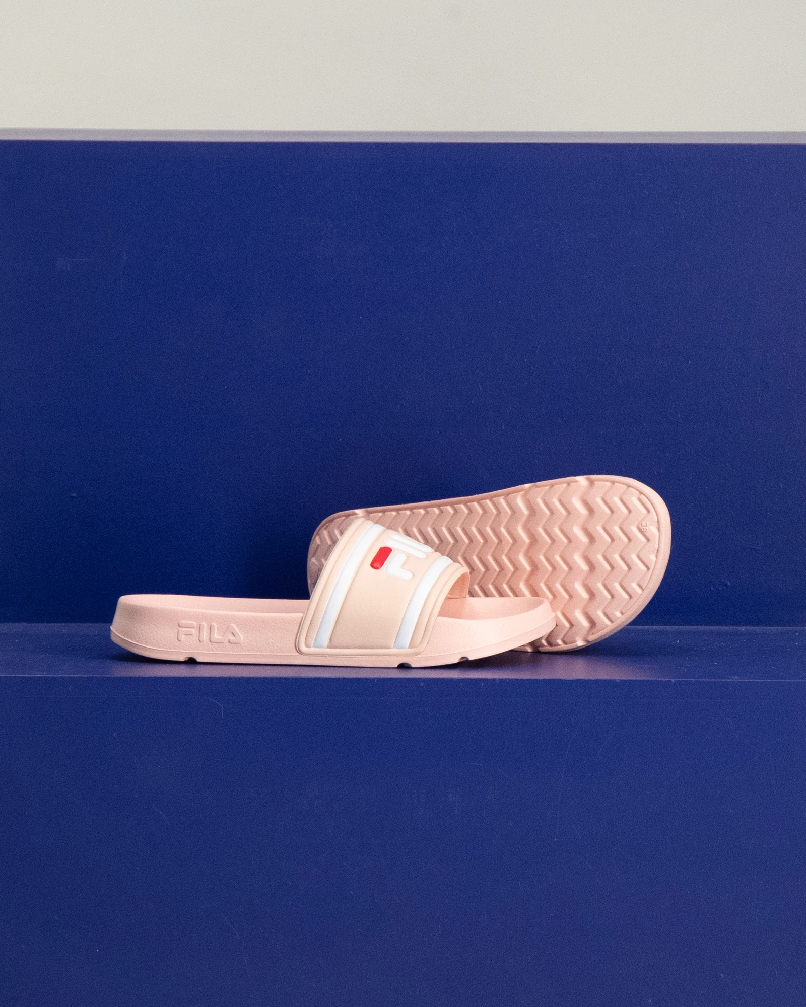 Fila MORRO BAY slipper teens Rosa för Unisex | Kids Brand Store