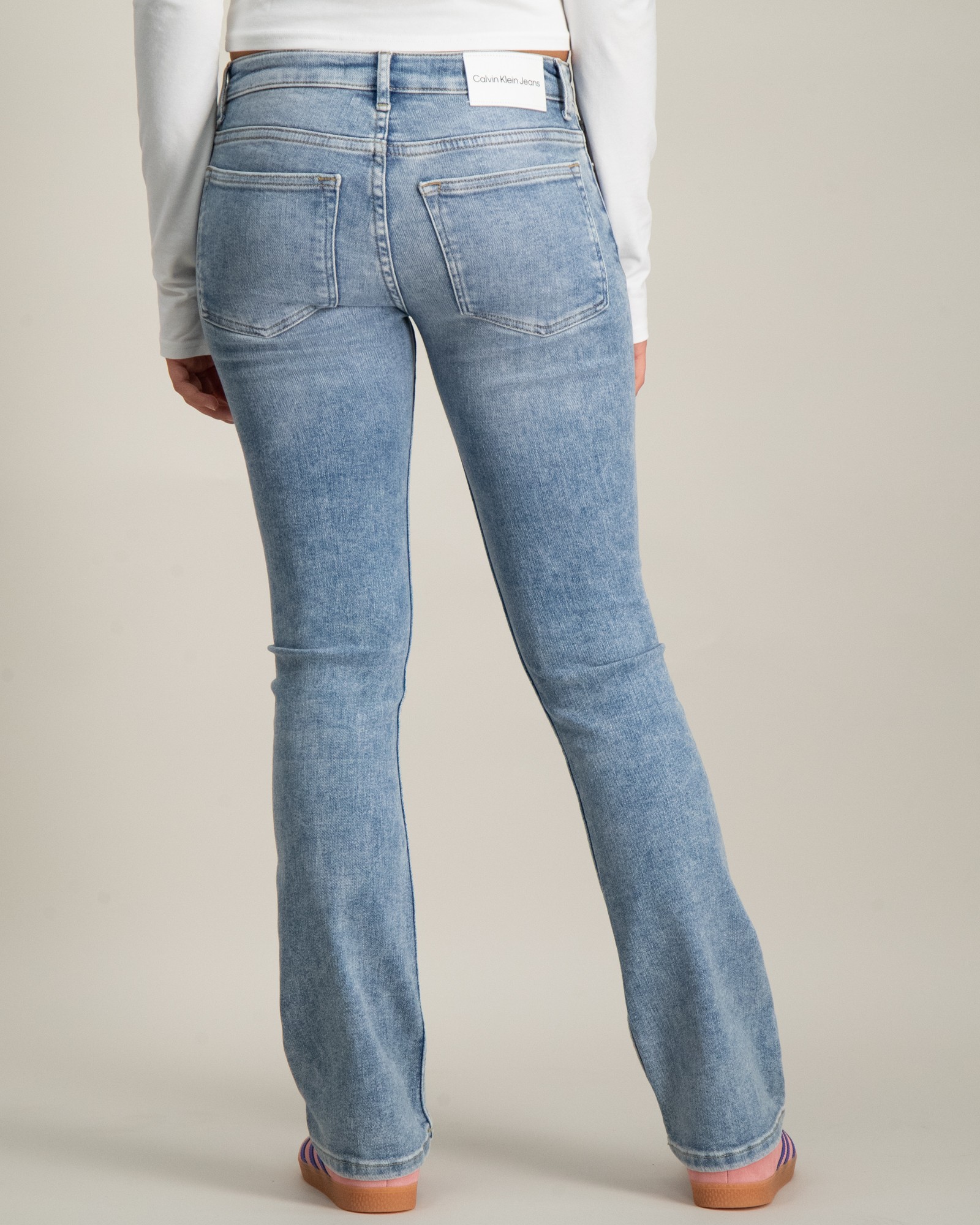 Calvin Klein MR FLARE LIGHT BLUE DENIM Blå för Tjej | Kids Brand Store