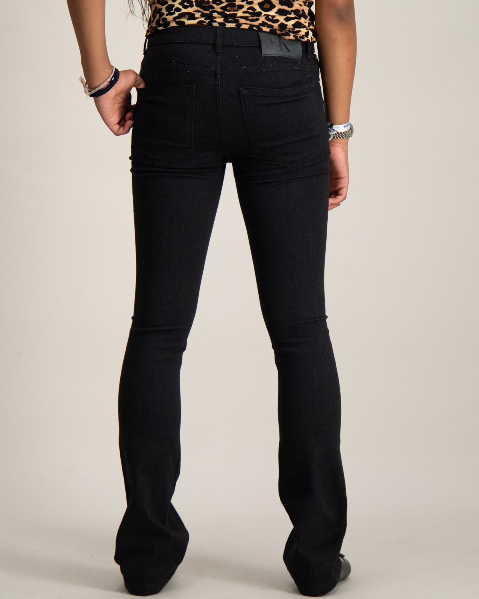 Calvin Klein MR FLARE ESS BLACK STR DENIM Svart för Tjej | Kids Brand Store