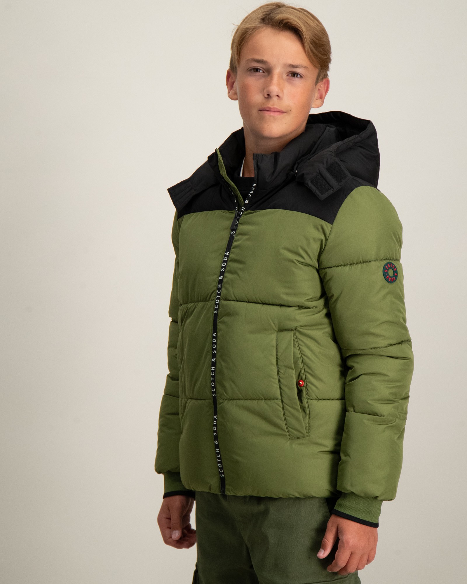 Scotch & Soda Jungen Daunenjacke – Wasserabweisend, Mit Recycelt-Polyester & Repreve-Füllung, Kapuze