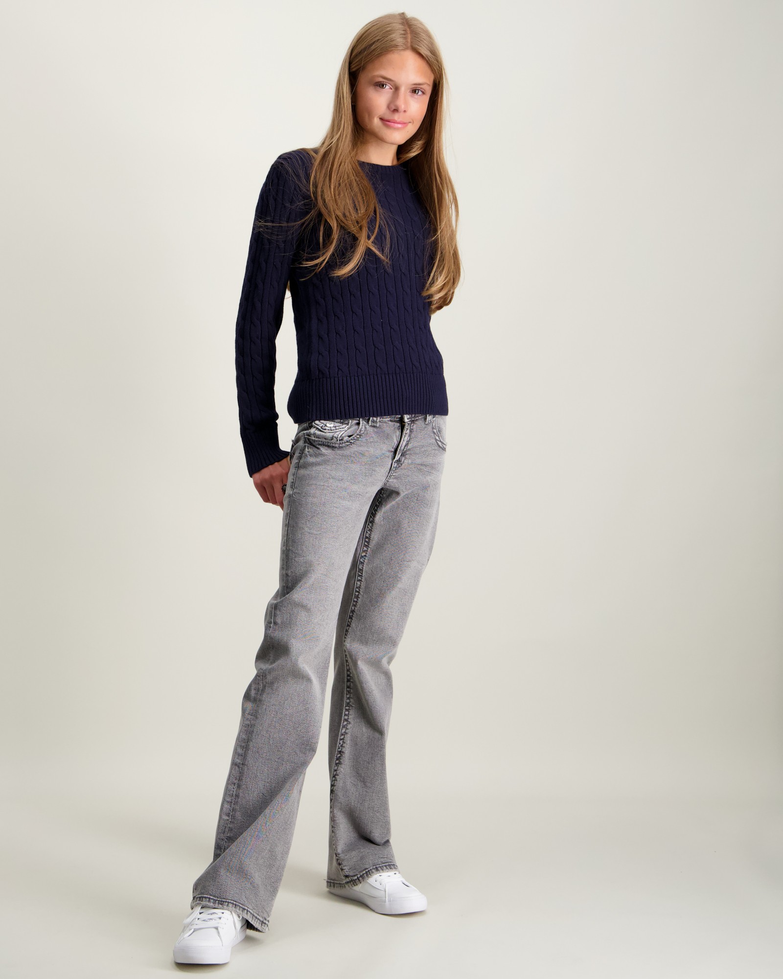 Gina Tricot Young Chunky basic flare jeans Harmaa varten Tytöt | Kids ...