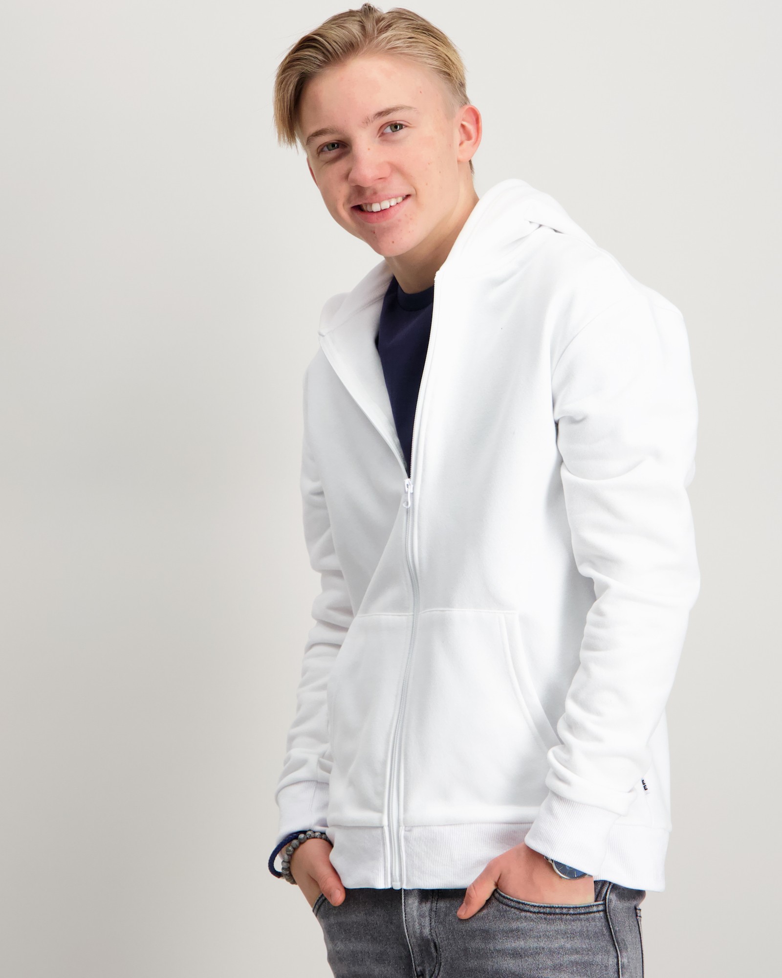 Zeke Essential Logo Tag Zip Hoodie Hvit til Gutt | Kids Brand Store